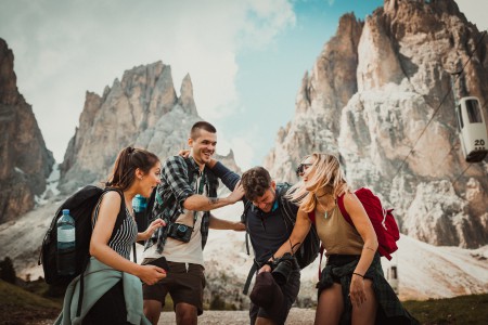 Viajar con amigos mientras trabajas